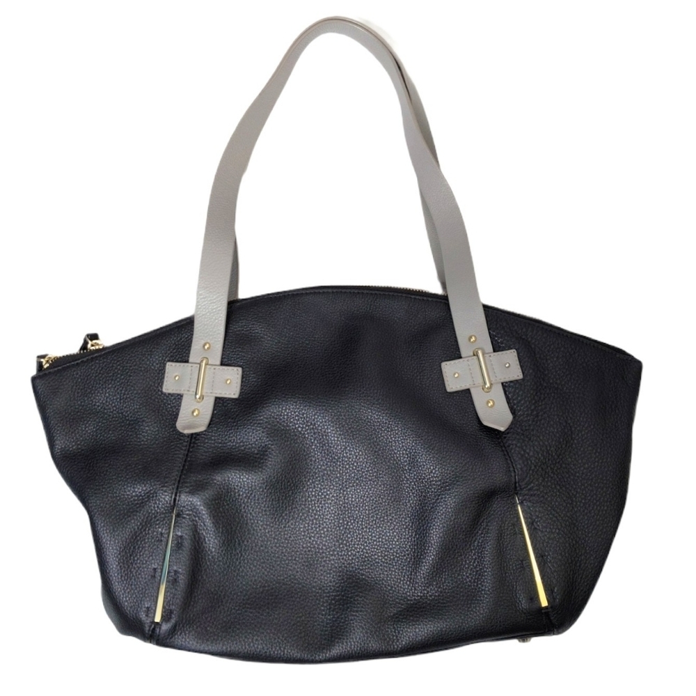 Vince Camuto‎ black leather purse